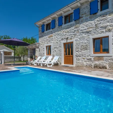 Azi, A Cozy Mediterranean Hideaway, Peaceful And Fenced * Pićan