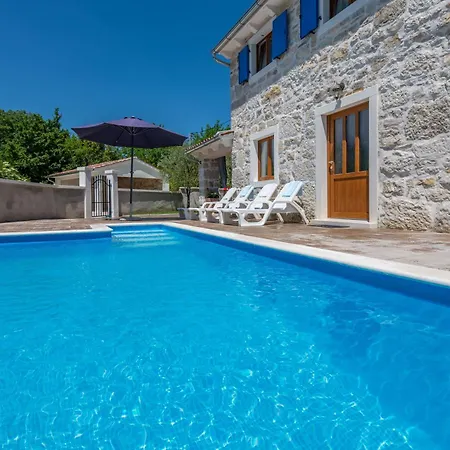 Azi, A Cozy Mediterranean Hideaway, Peaceful And Fenced * Pićan