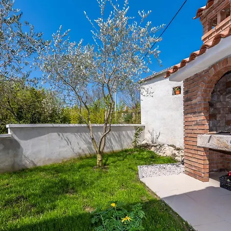 Azi, A Cozy Mediterranean Hideaway, Peaceful And Fenced *
