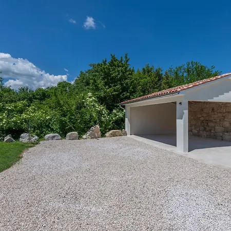 Nyaraló Azi, A Cozy Mediterranean Hideaway, Peaceful And Fenced