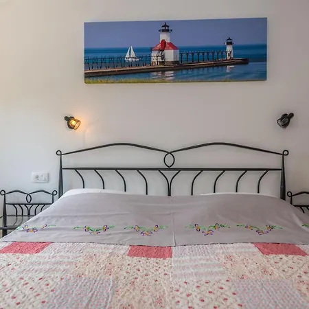 Azi, A Cozy Mediterranean Hideaway, Peaceful And Fenced Pićan