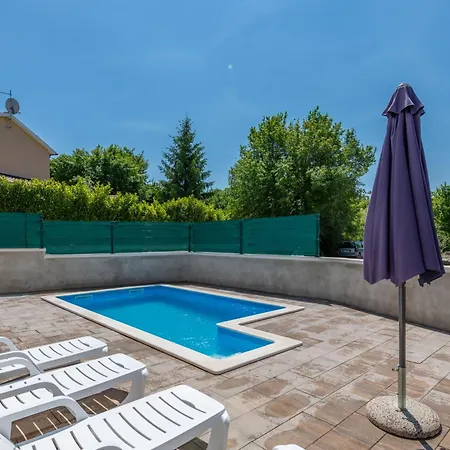 Azi, A Cozy Mediterranean Hideaway, Peaceful And Fenced Pićan